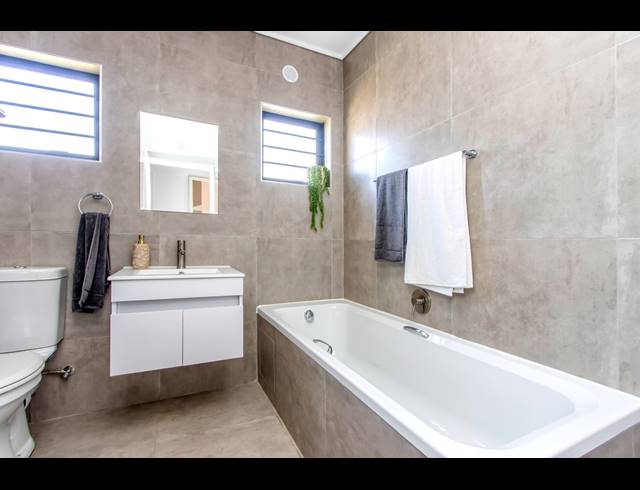 4 BEDROOM CLUSTER FOR SALE IN ALBERTSDAL